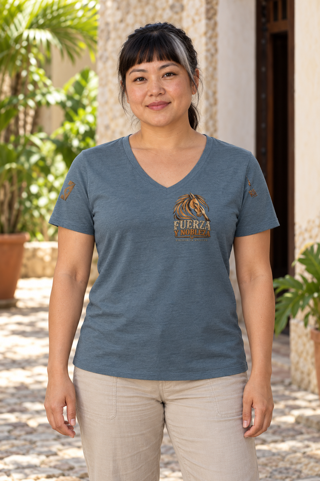 Camiseta Heather Slate de mujer RIENDAS ED.002 — mockup original con modelo de IA, vista frontal