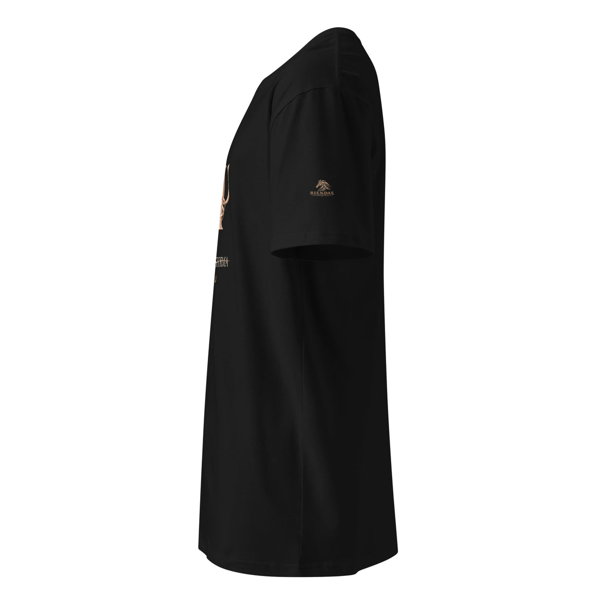 Vista del lado izquierdo de la camiseta negra RIENDAS Psicología para hombre, con el logo RIENDAS en la manga.